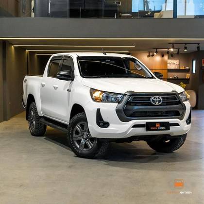 TOYOTA HILUX 2.8 D-4D TURBO DIESEL CD SR 4X4 AUTOMÁTICO